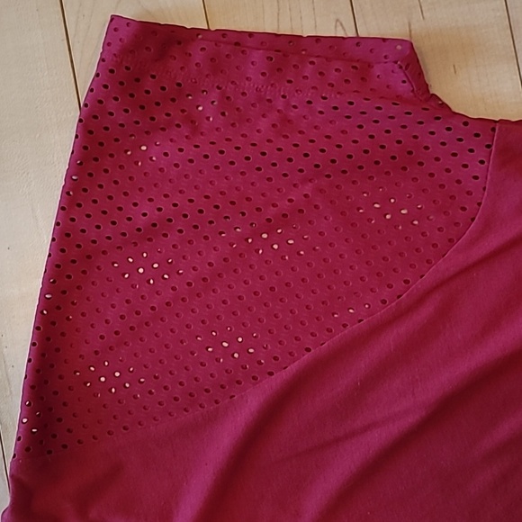 Adidas women's large red t shirt with mesh sleeves - Picture 3 of 6